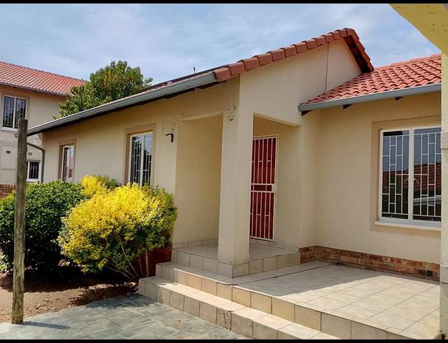 3 BEDROOM PROPERTY TO RENT IN KYA SANDS